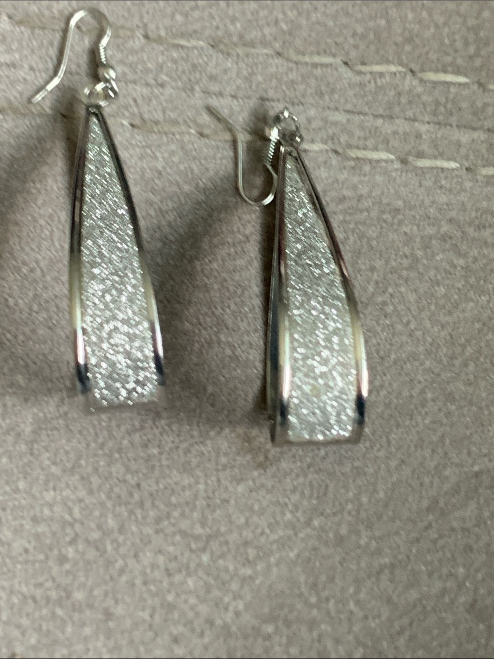 NWOT Silver Glitter Drop Earrings by